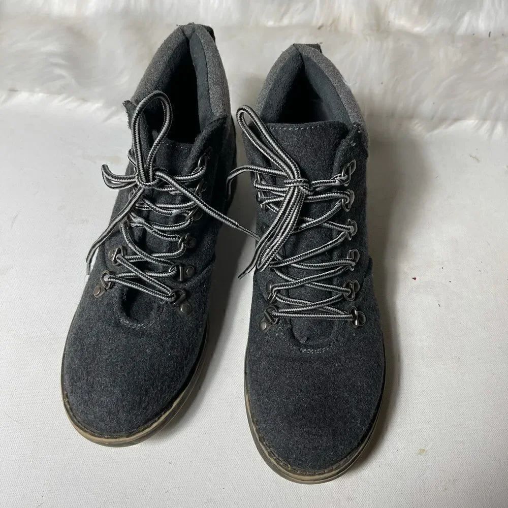 Rocket Dog flannel  gray lace up boots with weather distress soles SZ8.5